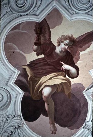 Innendekoration der Schlosskapelle — Deckendekoration der Schlosskapelle — Engel und Putti mit den Arma Christi unterhalb der Emporen — Engel mit Kelch