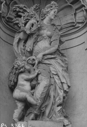 Ceres : Dresden. Zwinger, Kronentor. Ceres (um 1714/1715; B. Permoser)