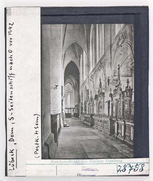 Lübeck: Dom, Südseitenschif nach Osten. Foto vor 1942