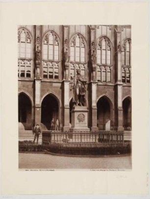 Das Denkmal für den Freiheitskämpfer und -dichter der Napoleonkriege Theodor Körner (1791-1813) auf dem Georgplatz vor der Kreuzschule in Dresden, 1871 von Ernst Hähnel (nach Beschädigung 1945 ab 1952 wieder dort)