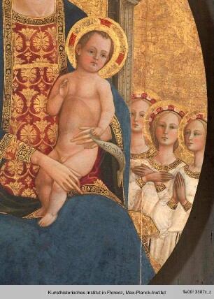 Thronende Madonna mit Kind zwischen sechs Engeln