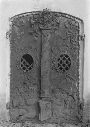 Grabpavillion des Jacob Jacke — Schmiedeeiserne Tür