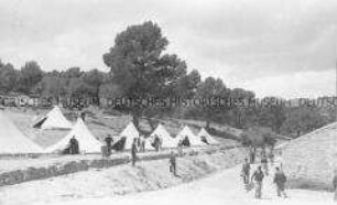 Internierung der Besatzungsangehörigen der "Columbus" im in Algerien gelegenen Internierungslager "Camp Suzzoni", Zeltunterkünfte im Lager