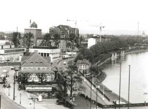 Dresden-Altstadt. Italienisches Dörfchen, Terrassenufer und Baustelle Sächsischer Landtag. Blick vom Ständehaus nach Nordwesten