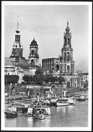 Dresden, Schloß und Hofkirche : Dresden. Blick zur Brühlschen Terrasse und Silhouette der Altstadt mit Sekundogenitur, Ständehaus, Hausmannsturm und Katholischer Hofkirche