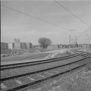 Julius-Vahlteich-Straße, Platz der Bauarbeiter