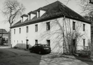 Medingen, Gesindehaus des Schlosses : Medingen (Kreis Kamenz), Gesindehaus des Schlosses, Dorfstraße 7, 18. Jahrhundert, 18. Jahrhundert, Straßenansicht
