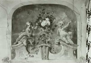 Supraporte mit Putti und Blumenvase