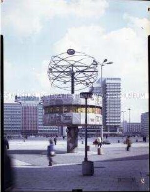 Weltzeituhr auf dem Alexanderplatz