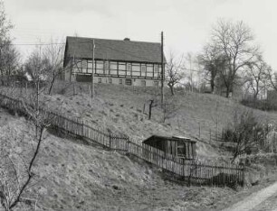 Neustadt-Krumhermsdorf in Sachsen, Wohnstallhaus : Neustadt-Krumhermsdorf in Sachsen. Wohnstallhaus (2. Hälfte 19. Jahrhundert), Neuhäuser 90. Straßenansicht