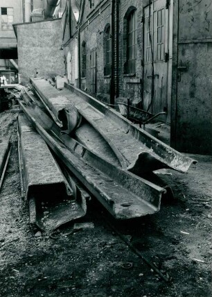 Wassersammelbehälter und Tanklager für Metzler Gummiwerke AG, 1956-1961