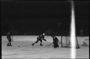 Garmisch-Paartenkirchen: Eisstadion, Eishockey Länderspiel, Deutschland gegen UdSSR, 0:13, Wettspiel