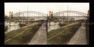 Blick von der Zollstrasse auf Schlepper und Königsbrücke, Magdeburg