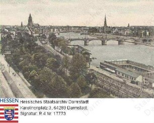 Frankfurt am Main, Teilansicht mit Mainufern, Main und Brücken