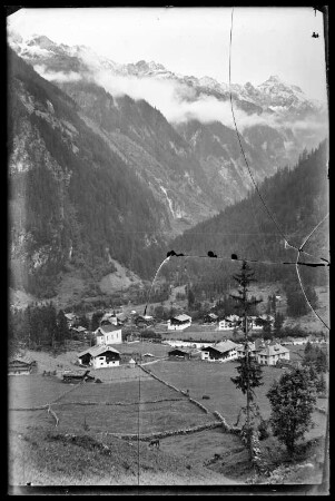 Österreich, Zillertaler Alpen. Ortsansicht Ginzling