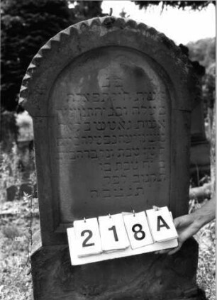 Grabstein 218 (Index: 100095875) Maße HxBxT: 128x57x17 cm: Grabstein 218A