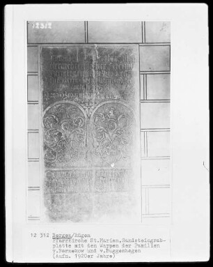 Grabplatte mit den Wappen der Familien von Barnekow und von Buggenhagen