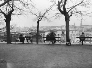 Dresden, Brühlsche Terrasse, Blick auf Augustusbrücke und Neustadt