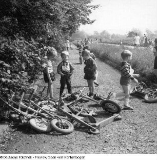 Tag des Kindes Kindergarten Rosa Menzer Friedensfahrt?