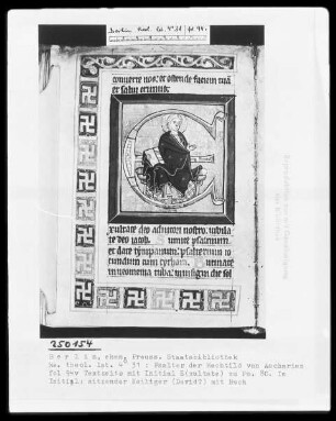 Psalter der Mechthild von Anhalt — Initiale E (xultate), darin ein sitzender Heiliger, Folio 94verso