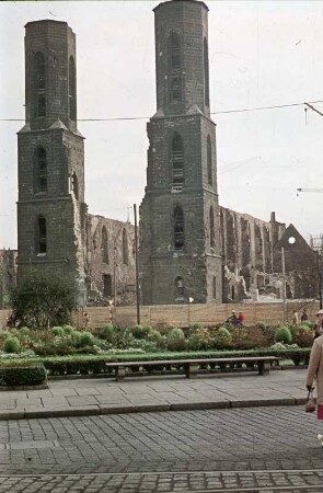 Dresden-Altstadt. Ruine der 1945 zerstörten Sophienkirche. Postplatz