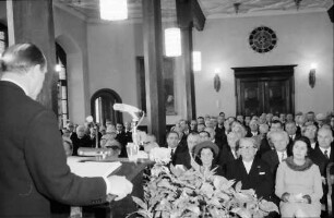 Freiburg: Kaufhaus; Ansprache: Ministerpräsident Filbinger (mit Saal)