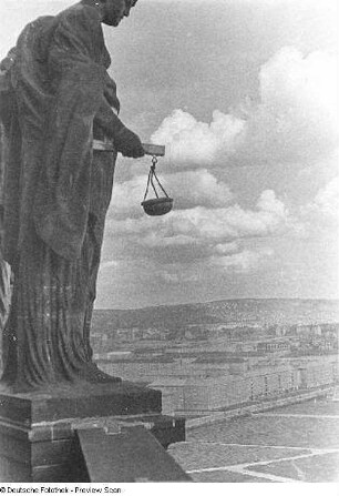 Dresden. Blick vom Rathausturm auf die Stadt