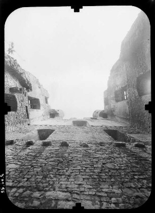 Saalfeld. Burgruine Hoher Schwarm (um 1300). Teilansicht