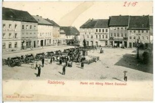 Radeberg. Markt mit König Albert Denkmal