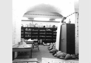 Magazin des Ägyptischen Museums und der Papyrussammlung im Pergamonmuseum, Grabbeigaben, Kanopen
