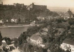 Pirna mit Schloß Sonnenstein : Schloß Sonnenstein und Stadtkirche St. Marien von Copitz gesehen