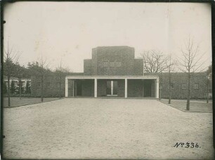 Altona Friedhöfe: Zentralfriedhof/Bahrenfeld, Leichenhalle von vorn gesehen (Umbau).