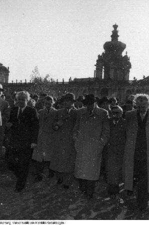 Dresden. Wjatscheslaw Michailowitsch Molotow, Außenminister der UdSSR während seines Besuches in Dresden, Oktober 1954 & Dresden. Besuch Modrows in Dresden, Oktober 1954