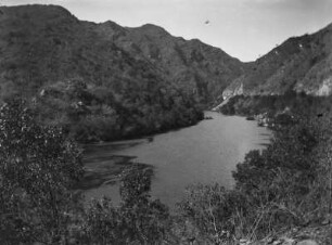 Flusstal : Flusstal im bolivianischen Hochland.