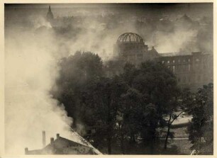 Zerstörungen Zweiter Weltkrieg - Luftangriff 2./3.09.1942. Sammlungsgebäude - Landesbibliothek und Landessammlungen für Naturkunde am Friedrichsplatz, Erbprinzenstraße 13