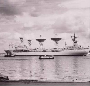 Kuba, Havanna. Satelliten-Beobachtungsschiff