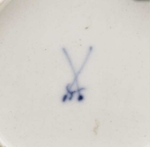 Koppchen und Unterschale mit Wappen Contarini und Chinoiserie — Porzellanmarke