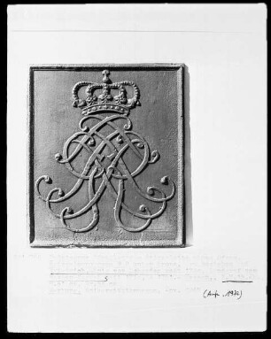 Spiegelmonogramm FP unter Krone
