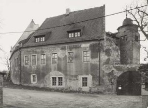 Verwalterhaus (Zwischenbau) : Schloß Batzdorf (ehem. Burg; 16./17. Jh.). Verwalterhaus (Zwischenbau; 15./17. Jh.)
