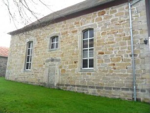 Evangelische Kirche - Langhaus (Neubau Jahr 1707 auf gotischem Vorgänger) über Traufseite Nord von Nordwesten