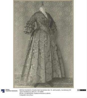 Damenkleid des 19. Jahrhunderts, Ausstellung 200 Jahre Kleiderkunst