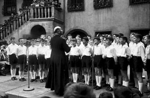 Colmar (Frankreich): Eröffnung "Die grüne Straße"; Les petit chanteurs à la croix de Lorraine