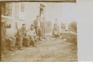 Karl Liebknecht und andere Soldaten als Schipper im Felde