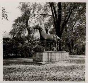 Essen, Stadtgarten, Bildhauer Philipp Harth, Figur "Pferdegruppe"