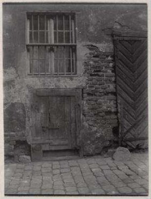 Ohne Titel (Mauer und Tor am Krögel)