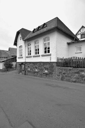 Ehem. Schule (Schule); Schotten, Eicheltalstraße 14