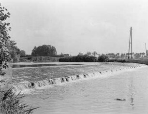 Brücke und Wehr an der Weißen Elster