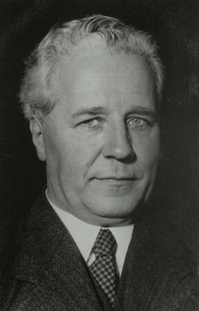 Porträt Ludwig Ermold : Porträt Ludwig Ermold (1883-1949; Sänger). Fotografie (Postkarte) von Hans Strohbach
