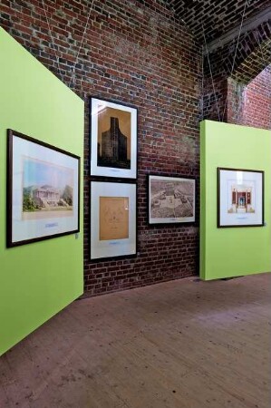 Ausstellung »Architekturbilder. 125 Jahre Architekturmuseum der Technischen Universität Berlin«. 2.7.-15.10.2011, Musterraum der Bauakademie, Berlin: Ausstellungsfoto