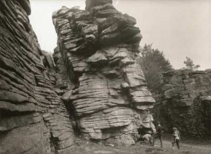 Erzgebirge. Greifensteine bei Ehrenfriedersdorf (in Bänken verwitterter Granit)